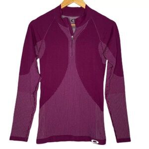 Oakley Women's Medium Sports Top Activewear SZ M Super Stretch Rasberry Color